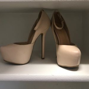 Pumps size 5